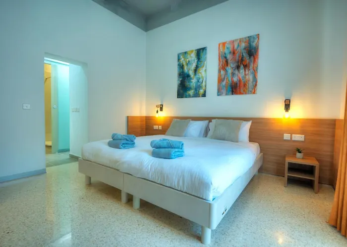 Tasteful 2Bedrooms With Maltese Balcony Mcop1-2