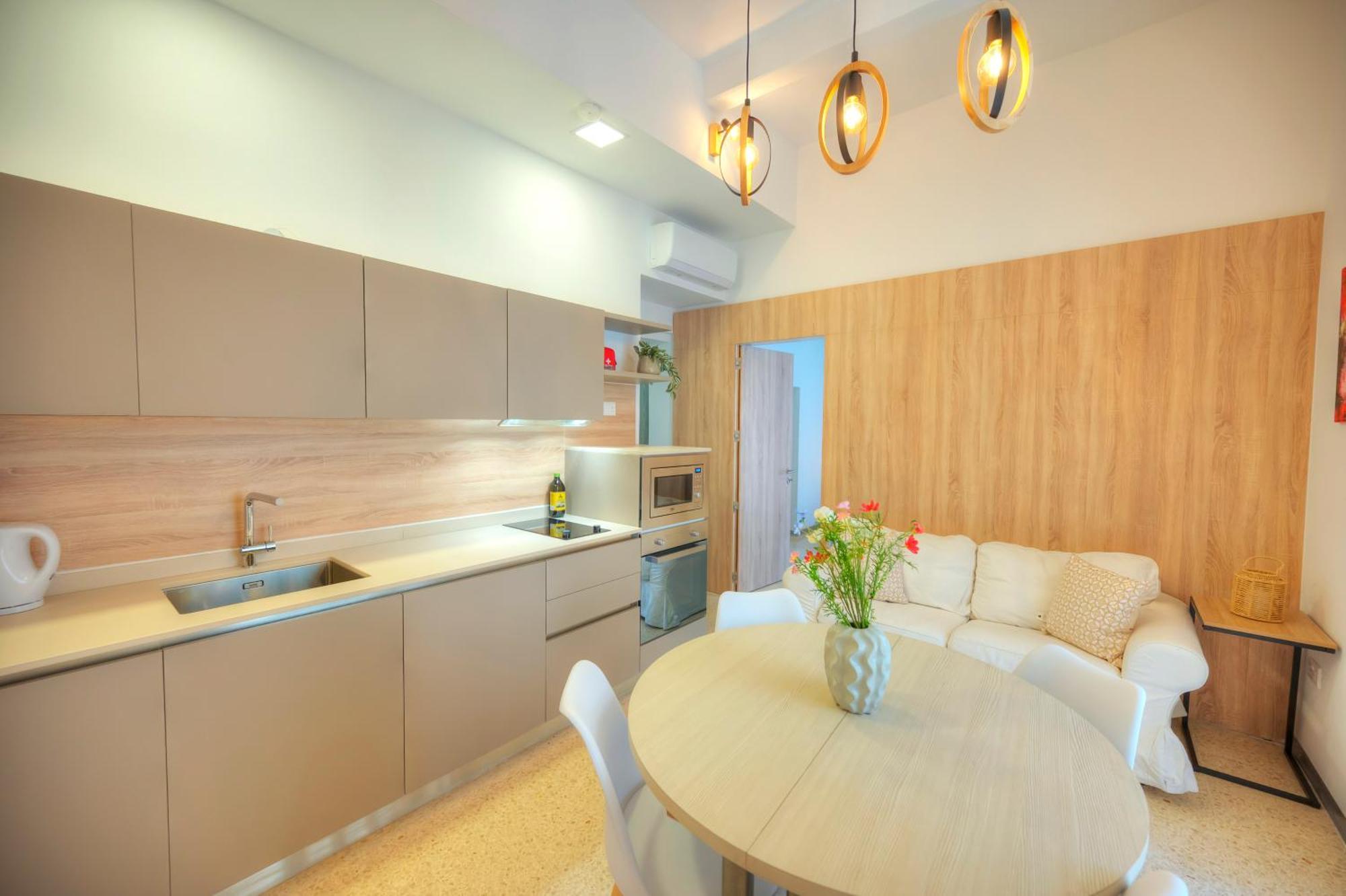 Tasteful 2bedrooms With Maltese Balcony Mcop1-2 *