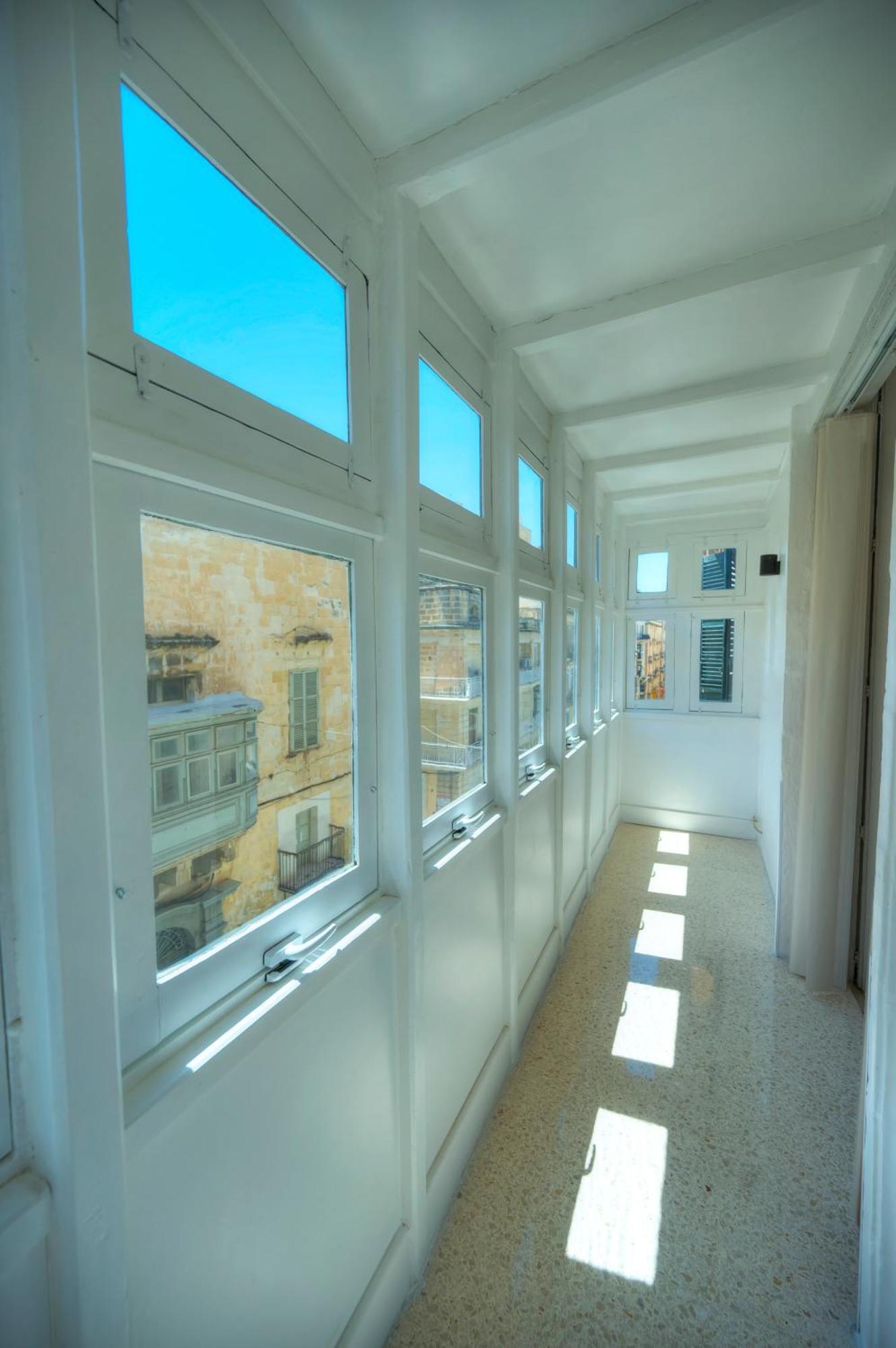 Tasteful 2bedrooms With Maltese Balcony Mcop1-2 * Valletta