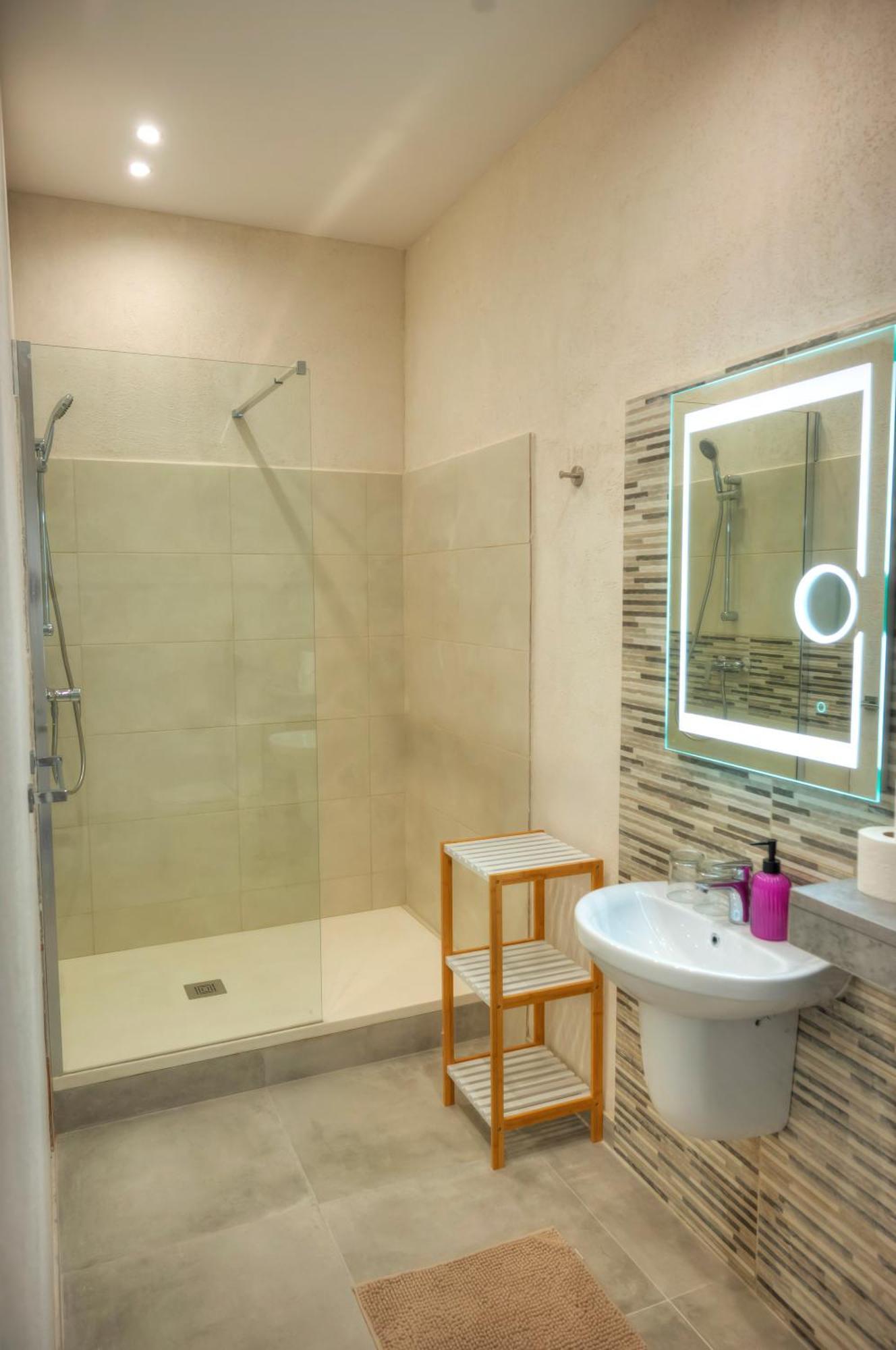 Tasteful 2bedrooms With Maltese Balcony Mcop1-2 Apartment