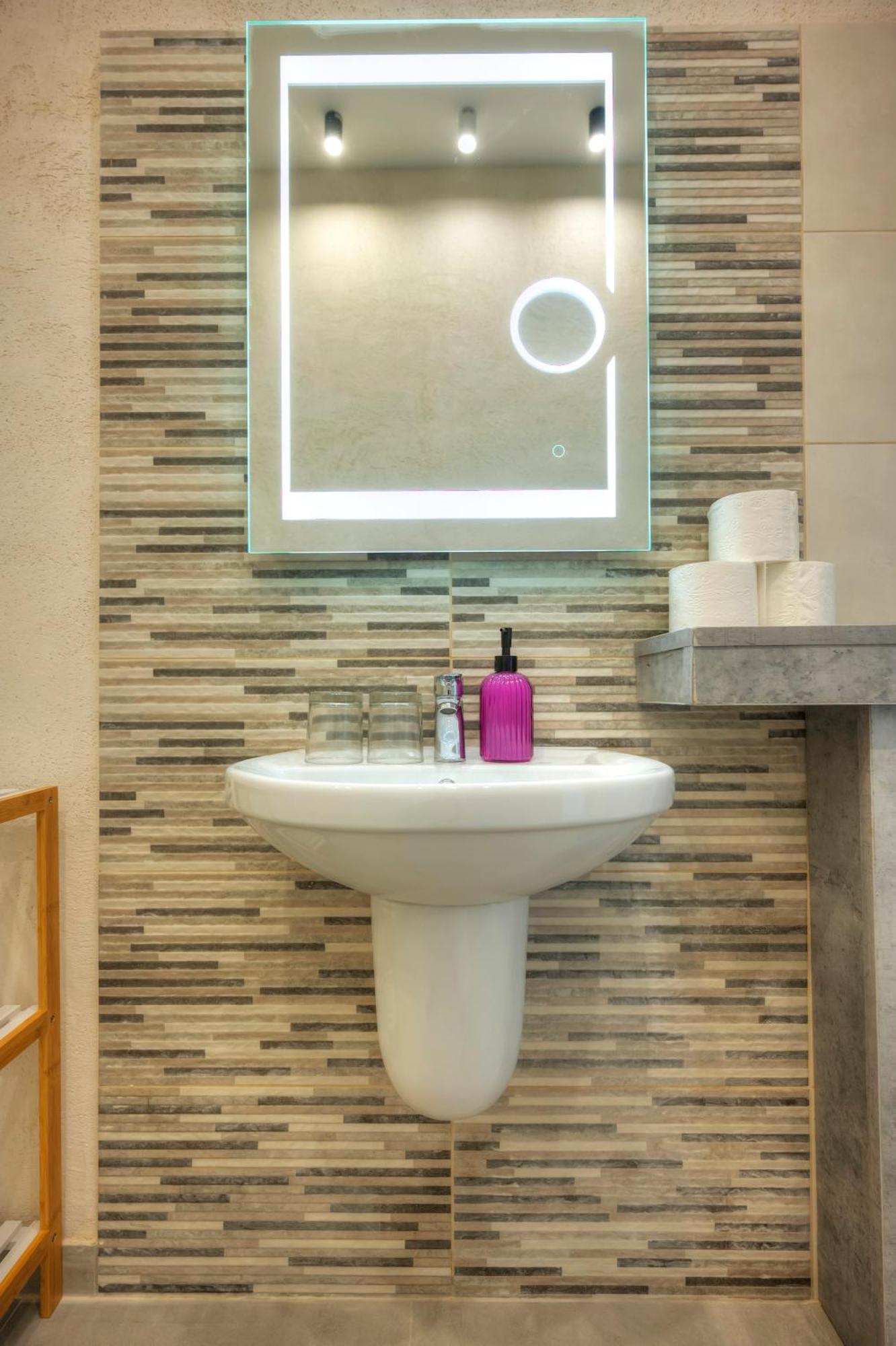 Tasteful 2bedrooms With Maltese Balcony Mcop1-2